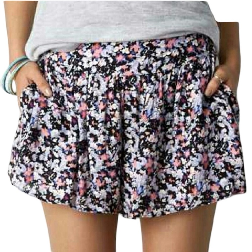 EUC‎ American Eagle Flowy Floral Shorts XS